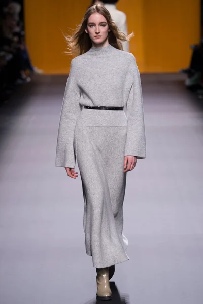 Look 14
